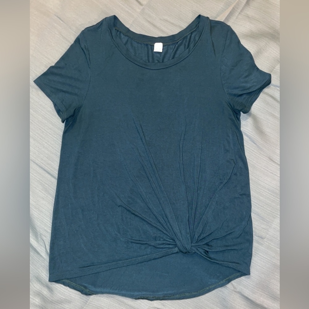 Size L women’s shirt